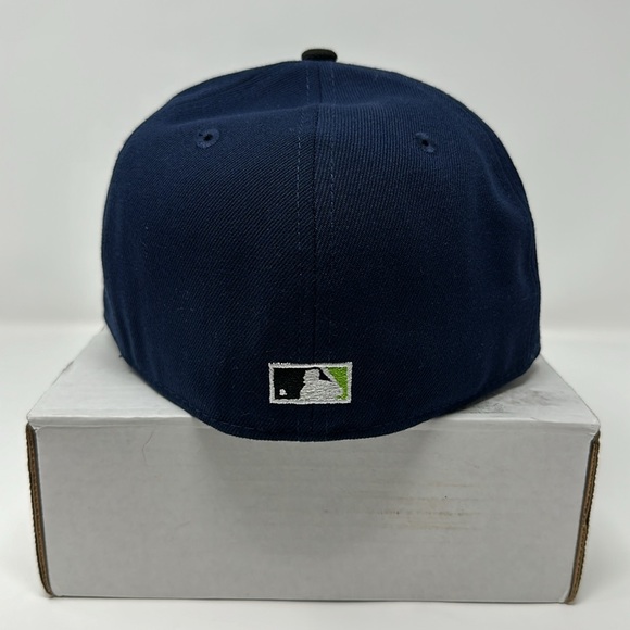 Hat Club Seattle Mariners x Seattle Seahawks Crossover Fitted Hat Size 7 3/8 - Picture 4 of 6